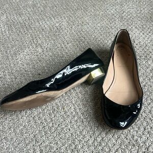 J CREW BLACK PATENT LEATHER FLATS WITH GOLD HEEL SIZE 7M